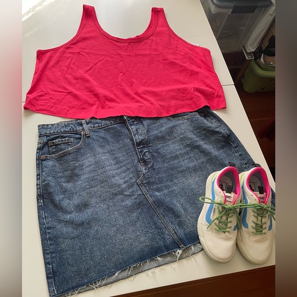 Bright Pink Tank Top - Picture 5 of 5